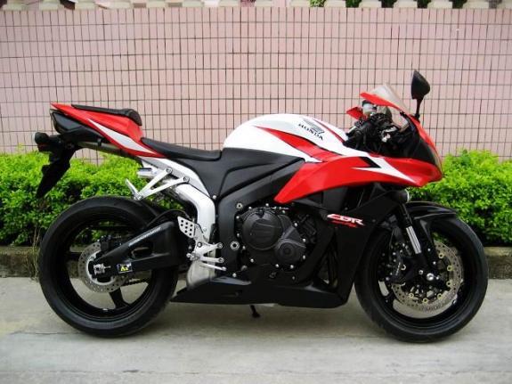 本田摩托车cbr600rr