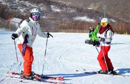 西柏坡滑雪场门票 平山滑雪游