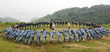 上海 拓展训练 培训户外活动 新员工入职培训狼