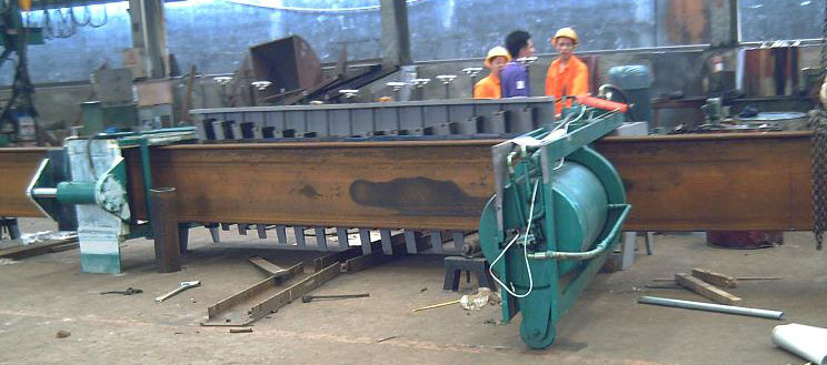 徐州圣天弯圆设备件制造有限公司是型材拉弯机,型材顶弯机,弯管机