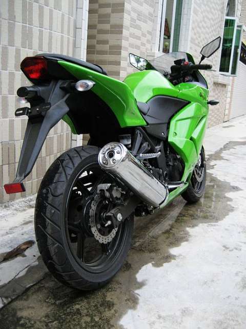 川崎ninja zx-250r摩托车