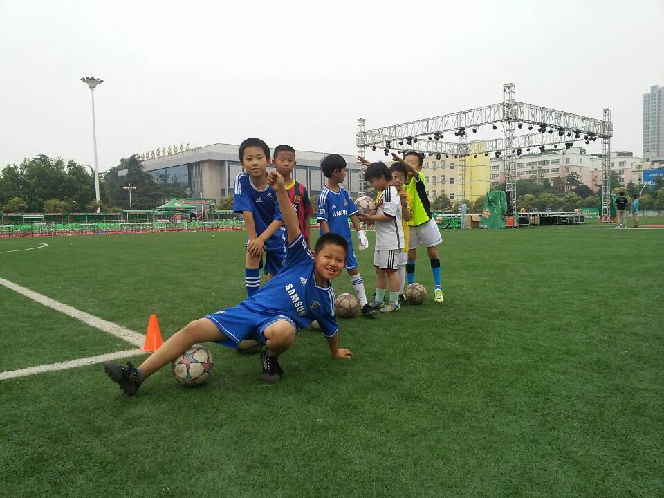 郑州少年儿童足球培训班