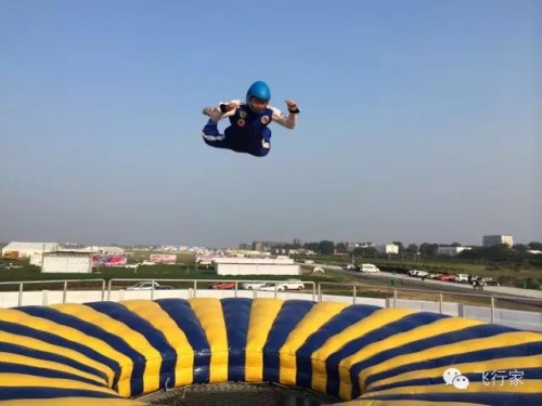 儿童游乐园设备租赁室内跳伞培训空中飞人体验