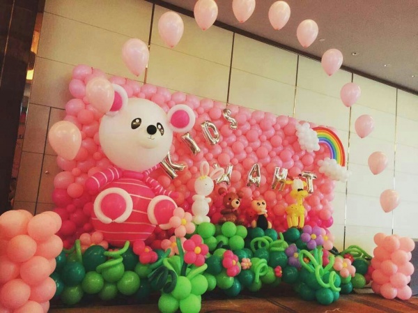 西安爱盛放气球公司小猪佩奇主题宝宝宴
