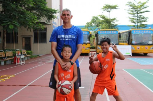 广州少儿篮球培训班,广州篮球冬令营开始招生