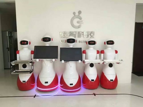 山东省青岛市厂家直销智能餐厅机器人送餐迎宾